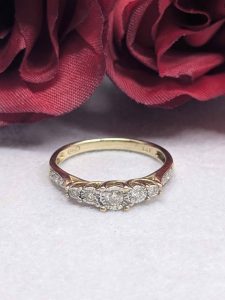 Ladies 9ct Gold Diamond Ring - BL400854