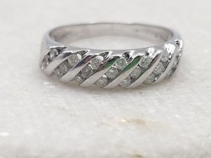 9ct White Gold and Diamond Ring GN422674