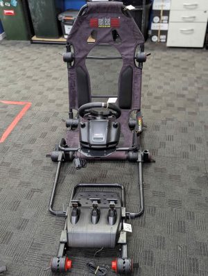 Logitech G920 Racing Wheel w/ Chair, Pedals and Gear Shifter (Xbox) - BP434396