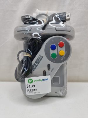 Super Nintendo Classic Mini with 2x Controllers - IP419765