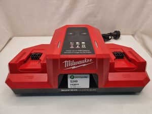 Milwaukee Double Battery Super Charger M18 DBSC - IP434928