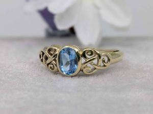 Ladies 9ct Yellow Gold Blue Stone Ring (1.8gms) - BL426651