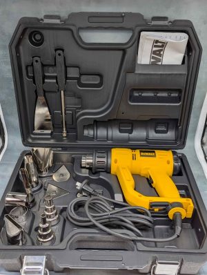 DeWalt 2000W LCD Display Heat Gun w/ 12 Pce Accessories Kit (D26414-XE) - BP435377