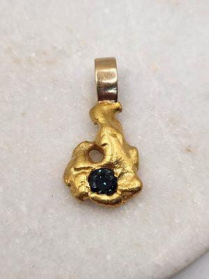 24ct Yellow Gold and Sapphire Pendant GN428617