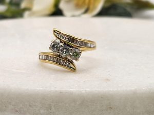 18ct Yellow Gold Ring and Diamond Ring GN426108