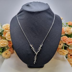 9ct White Gold Chain and Leaf Pendant TW429896