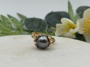 9ct Yellow Gold Tahitian Pearl Ring - GN418607