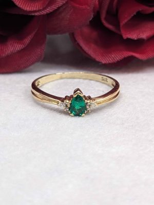 Ladies 9ct Gold Pear Cut Created Emerald Ring - BL411754