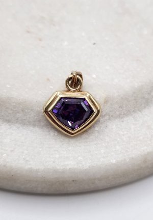 9ct Yellow Gold Pendant with Purple Stone GN430104