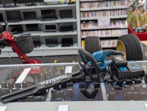 Makita 18V 50mm Hedge Trimmer w/ 1 x Battery (DUH507) - BP429637