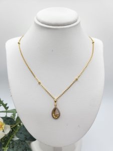 22ct Yellow Gold Chain and Pendant GN433106