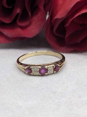 Ladies 9ct Gold Seven Stone Ring - BL404214