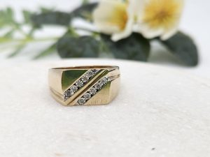 9ct Yellow Gold and Diamond Ring GN432609