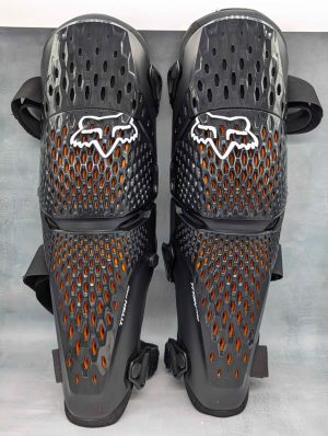 Fox Titan Pro D30 Knee Guards (L/XL - PFM12) - BP433515