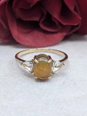 Ladies 9ct Gold Ring with Translucent Yellow Stone - BL401220