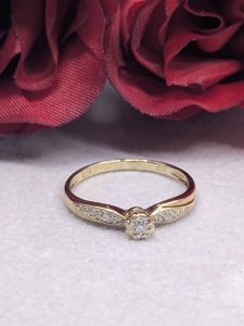 Ladies 9ct Gold Diamond Floral Illusion Ring - BL421735