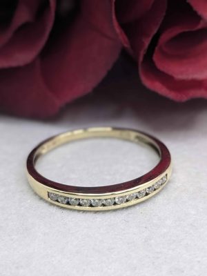 Ladies 9ct Gold Channel Ring - BL433135