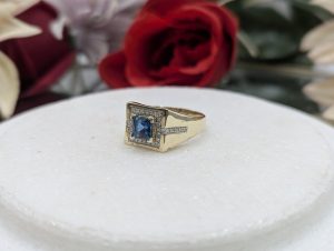 Men's 9CT Yellow Gold Blue Stone & Diamond Ring (6.1gms) - BP430539