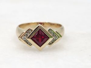 9ct Yellow Gold Ring GN413690