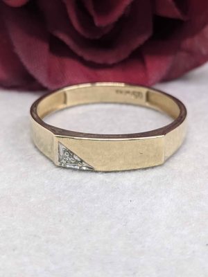 Men's 9ct Yellow Gold Diamond Signet Ring - BL421738
