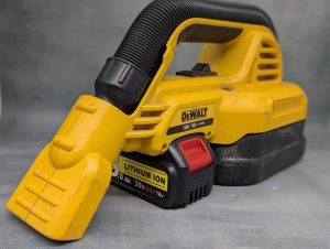 DeWalt 18V XR 1.9L Wet & Dry Vacuum w/ Unbranded 5Ah Battery - BP438484