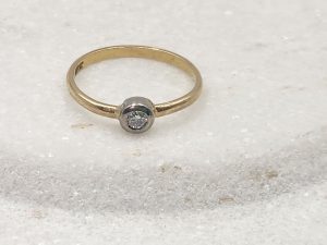 18ct Yellow Gold and Diamond Ring GN438167