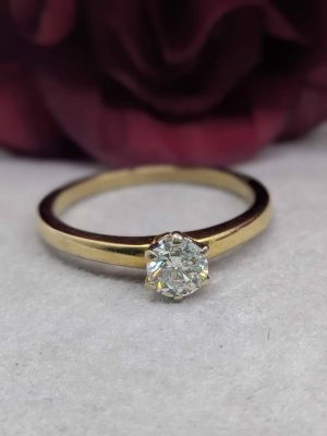 Valuated Ladies 18ct Yellow & White Gold Diamond Solitaire Ring - BL421748
