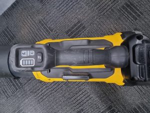 DeWALT Blower w/ Charger & 2x Batteries - IP429257