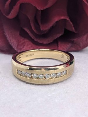 Valuated Men's 18ct Gold Diamond Wedding Band - BL418063