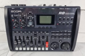 Zoom R8 Multitrack Recorder TW432298