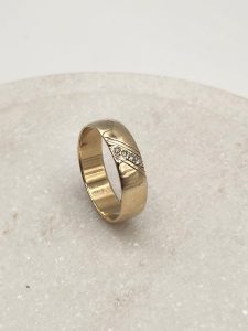 9ct Yellow Gold and Diamond Ring GN437730