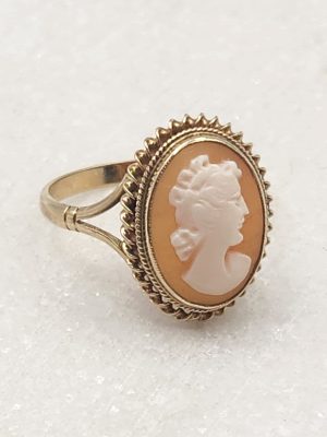 9ct Yellow Gold Cameo Ring GN369852