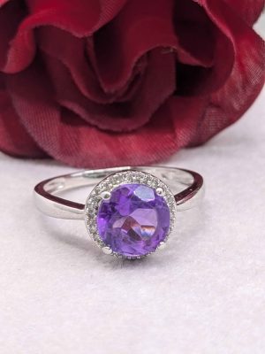 Ladies 10ct White Gold Purple Stone Ring - BL383643