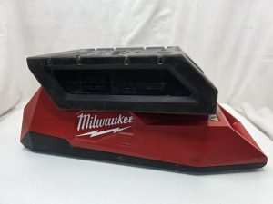 Milwaukee MX Fuel Battery & Charger IP436638