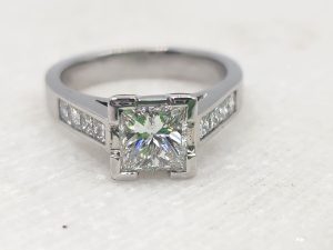 18ct White Gold and 1ct Diamond Ring GN370793
