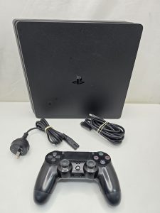 PlayStation 4 Slim IP413853