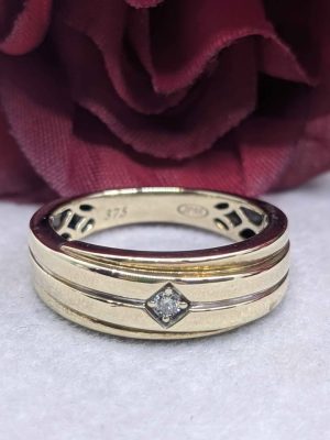 Men's 9ct Yellow Gold Diamond Solitaire Ring - BL375108