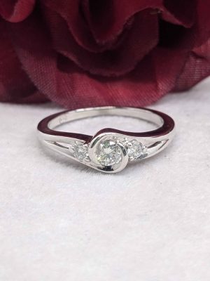 Ladies 9ct White Gold Three Stone Diamond Ring - BL395489