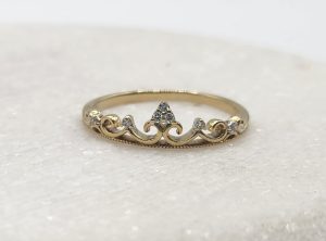 9ct Yellow Gold and Diamond Crown Ring GN437784