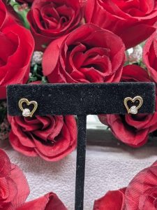 Ladies 9ct Gold Diamond Heart Stud Earrings - BL413904