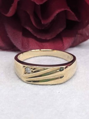 Men's 9ct Yellow Gold Diamond Ring - BL406823