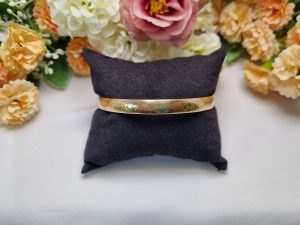 9ct Yellow Gold Engraved Bangle TW433448