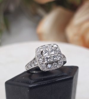 Ladies 14ct White Gold Diamond Ring w/ VAL - IP309561