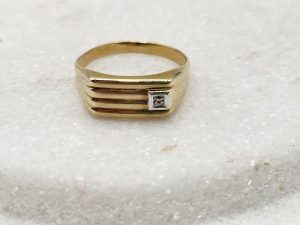 9ct Yellow Gold Ring GN409378