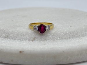 18ct Synthetic Ruby and Diamond Ring - GN441592