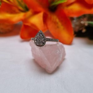 9ct Yellow Gold Tear Drop Cluster Ring TW431047