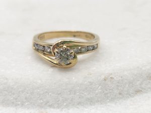 18ct Yellow Gold and Diamond Ring GN397282
