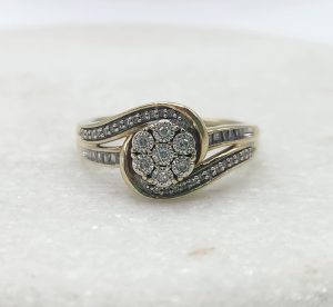 9ct Yellow Gold and Diamond Flower Design Ring GN378932