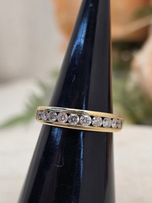 Ladies 18CT Yellow Gold Diamond Ring with Val - IP308002