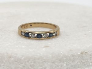 18ct Yellow Gold Diamond and Synthetic Sapphire Ring gn405445